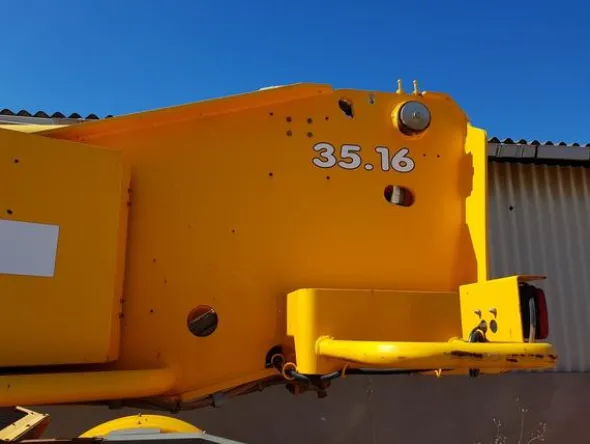 82#4479 Piattaforma elevatrice