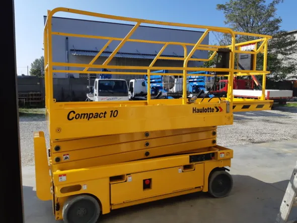 2#4778 Piattaforma verticale a pantografo Haulotte Compact 10