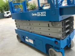 1#4341 Piattaforma verticale a pantografo a forbice a libro Genie GS 2632