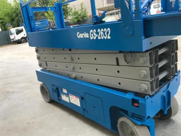 1#4341 Piattaforma verticale a pantografo a forbice a libro Genie GS 2632