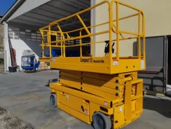 1#4778 Piattaforma verticale a pantografo Haulotte Compact 12
