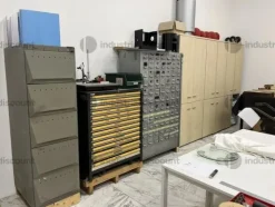 1#8925 Piccole attrezzature da officina e arredi di design e uffici