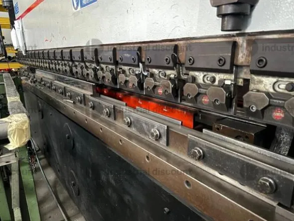 2#8948 Piegatrice CNC Schiavi