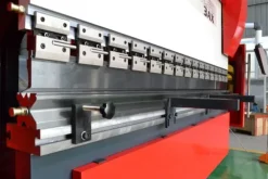 Piegatrice idraulica sincronizzata 3 x 160 ton cnc