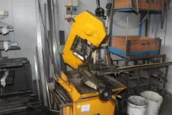 6#5644 Piegatrice meccanica Romea e sega a nastro Thomas
