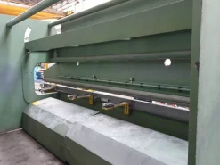 PIEGATRICE OLEODINAMICA OMAG 6000 x 40 TON