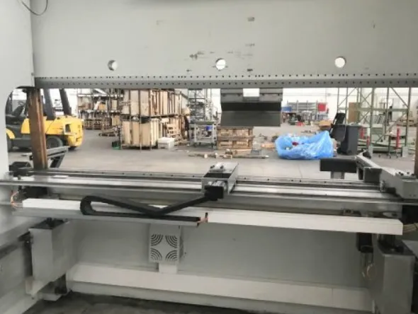 Piegatrice usata LVD PPEB 135-4000 TURBO cnc 7 assi
