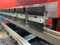 Piegatrice usata Schiavi HFB 80-2000 cnc 4 assi