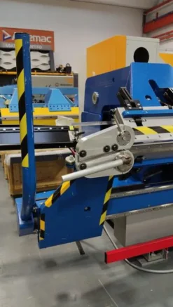 1#4562 Piegatrice Variobend a doppia bandiera semiautomatica