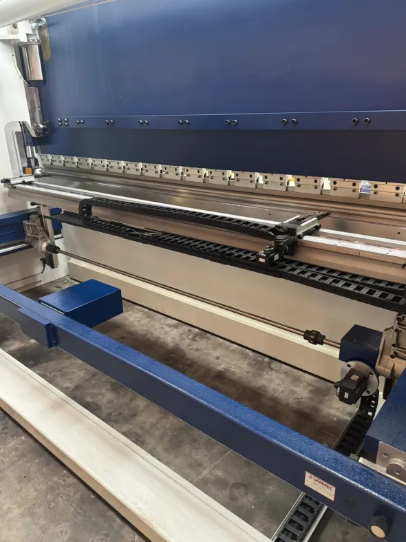 Piegatrice 4100x220 Ton CNC 6 assi nuova
