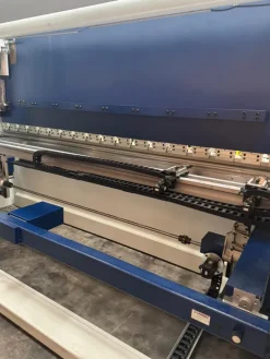 Piegatrice 4100x220 Ton CNC 6 assi nuova