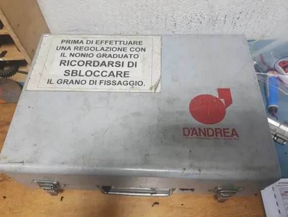 6#5252 Pinze per lamiere Topal Industries e minuterie