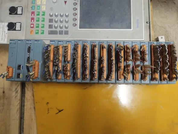 PLC MOOG IMI220