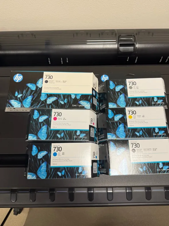Plotter hp design jet t 1700 + kit cartucce