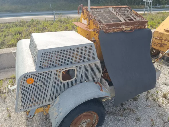 Pompe Spitz Bunker 38 & Puzmeister Per Calcestruzzo