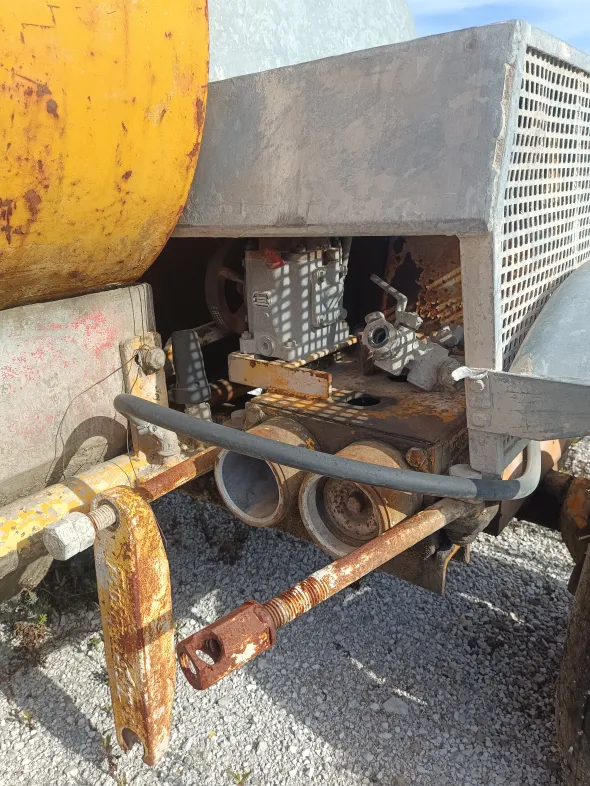 Pompe Spitz Bunker 38 & Puzmeister Per Calcestruzzo