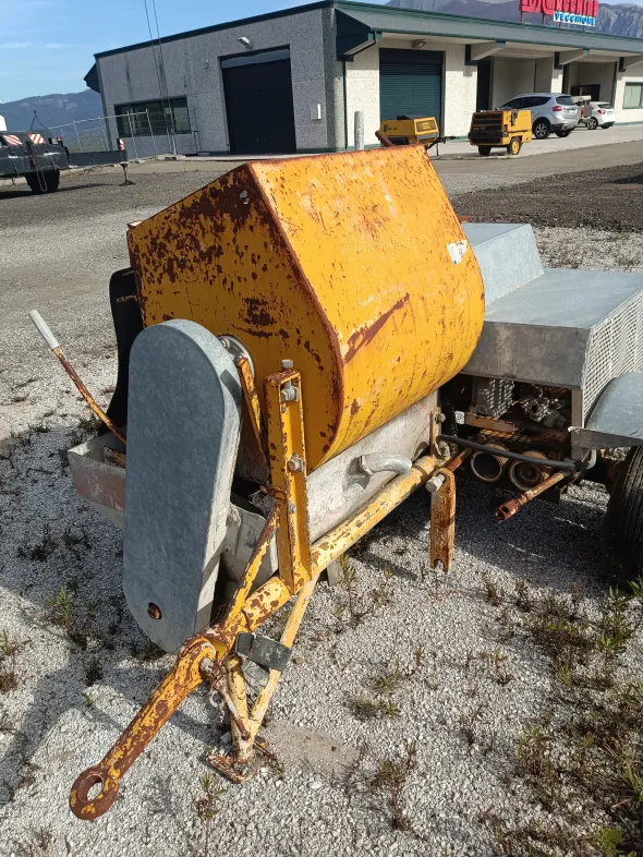 Pompe Spitz Bunker 38 & Puzmeister Per Calcestruzzo