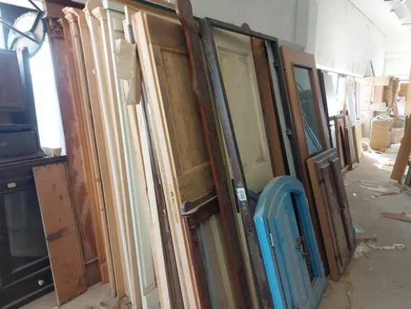 3#7553 Porte in legno