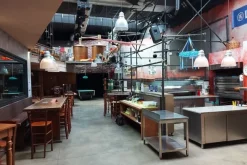 #14615 Porzione di capannone ad uso commerciale con pertinenza