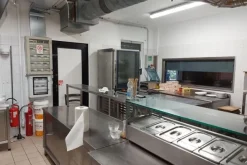 #14615 Porzione di capannone ad uso commerciale con pertinenza