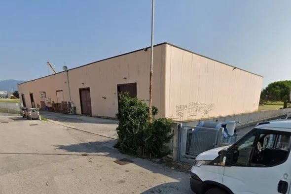 #14615 Porzione di capannone ad uso commerciale con pertinenza