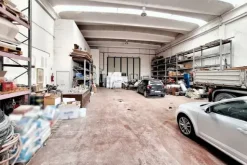 #22554 Porzione di capannone con spazio esterno