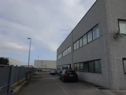 #6932 Porzione di capannone industriale