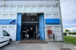 #21352 Porzione di capannone su due livelli