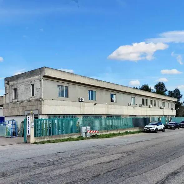 #23329 Porzione di fabbricato industriale al piano primo con rampa carrabile