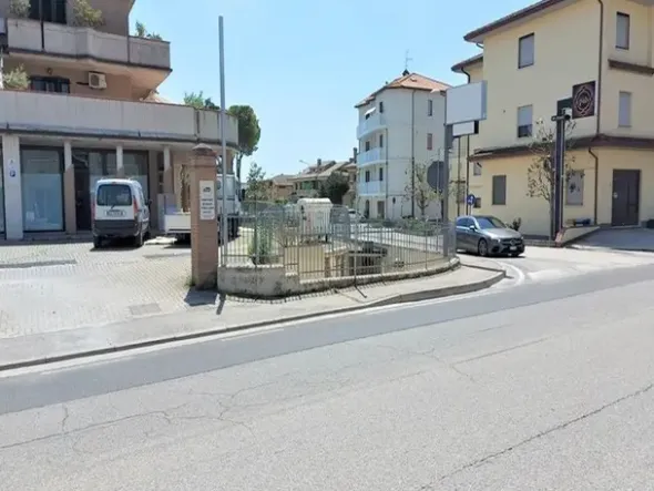 #14740 Porzione di immobile commerciale ad uso ristorante