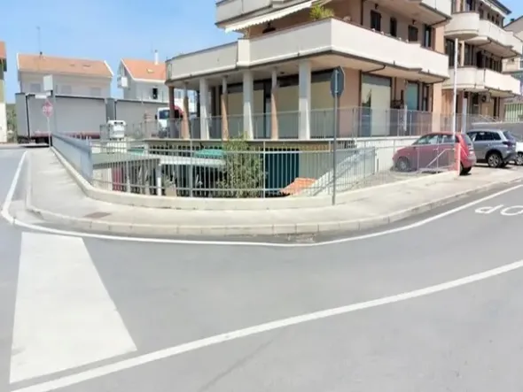 #14740 Porzione di immobile commerciale ad uso ristorante