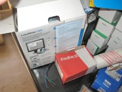 2#3076 Prese Palazzoli e spinotti elettrici