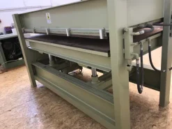 909-1232Pressa a caldo marca Kolmag