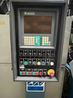 PRESSA AD INIEZIONE VERTICALEPER STAMPAGGIO GOMMA