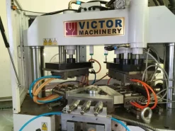 Pressa ad iniezione VICTOR MACHINERY MSZ 30