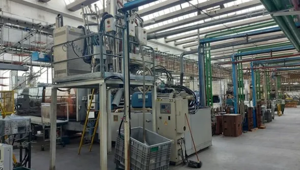 4#7165 Pressa iniezione bimateria BMB KW 800
