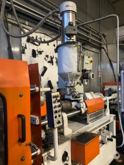 PRESSA INIEZIONE E STAMPAGGIO PLASTICA MIR 130 T