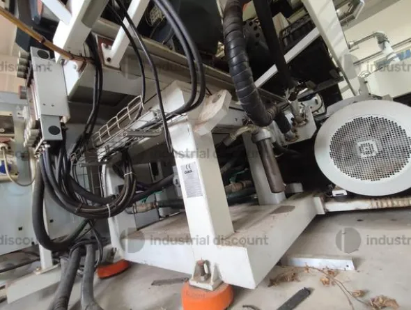 1#10039 Pressa iniezione Sacmi, stampo sacmi e robot di scarico Sytrama
