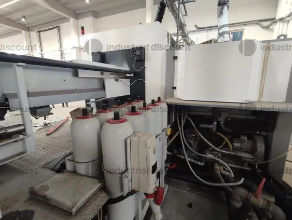 1#10039 Pressa iniezione Sacmi, stampo sacmi e robot di scarico Sytrama