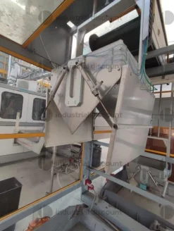 1#10039 Pressa iniezione Sacmi, stampo sacmi e robot di scarico Sytrama
