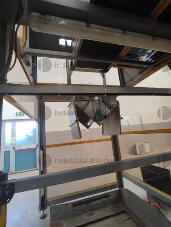 1#10039 Pressa iniezione Sacmi, stampo sacmi e robot di scarico Sytrama