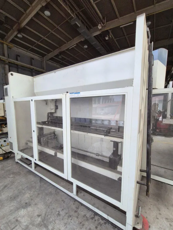 Pressa piegatrice idraulica CNC JORDI PHE-30180