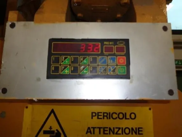 19#3528 Pressa piegatrice Minali da 8200x80 Ton