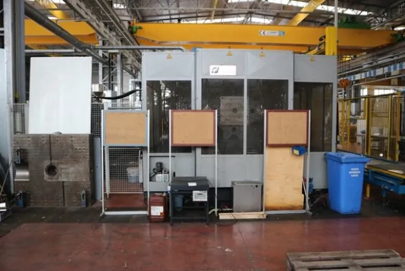 29#5528 Pressa Sandretto Mega HC e robot Jrobi
