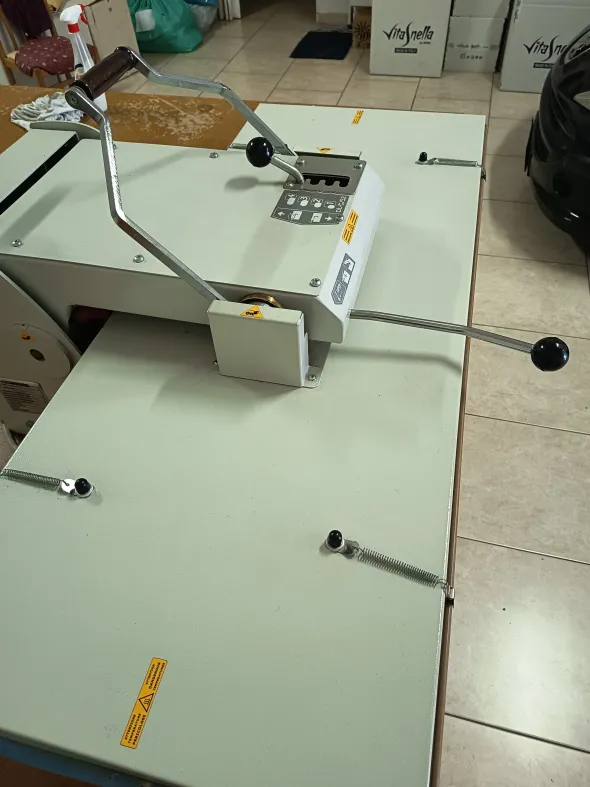 Pressa stiratura industriale