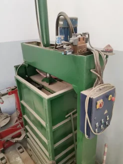 PRESSA VERTICALE 10 TONNELLATE