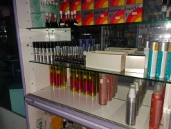 1#8057 Prodotti per centro estetico e parrucchiera.
