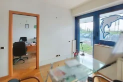 #19538 Proprietà superficiaria di ufficio e posto auto