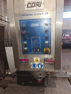 PUNZONATRICE CORI OLEODINAMICA MONOPUNZONE