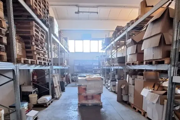 #2537987 Quota 1/2 di locale artigianale e area urbana